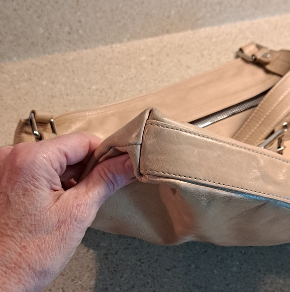 Hobo Original Leather Crossbody Bag - Picture 6 of 10